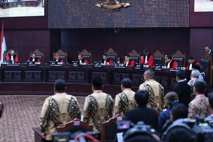 Hakim Nilai Eksepsi Termohon dan Pihak Terkait Salahi Prinsip Beracara