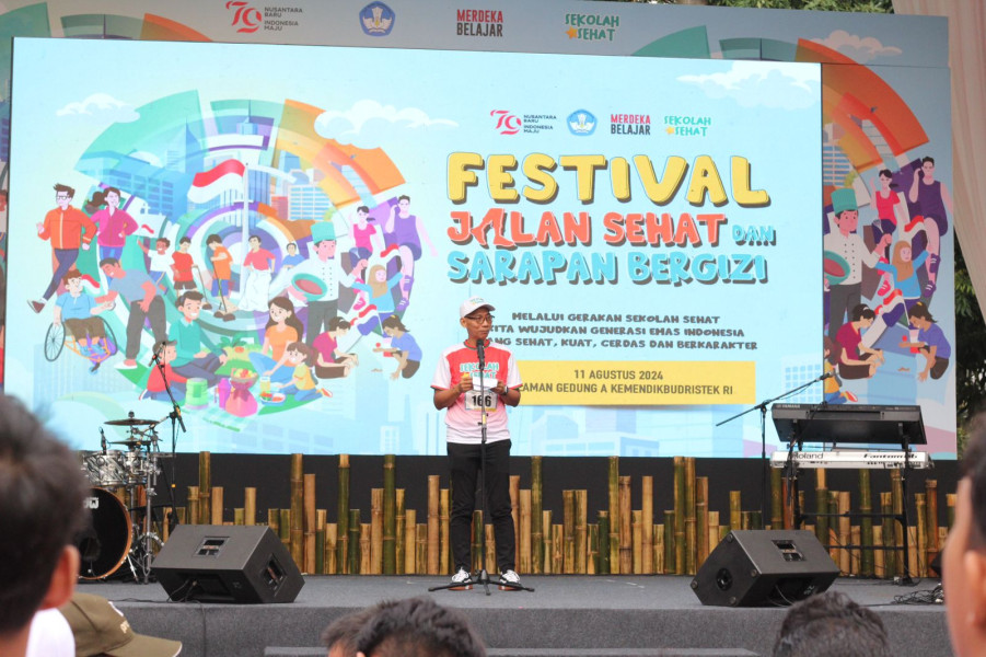 Wujudkan Indonesia Sehat, Kemendikbudristek Taja Festival Jalan Sehat dan Sarapan Bergizi
