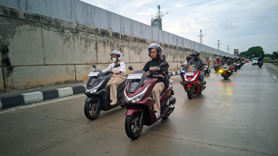 Keseruan Komunitas dalam Regional Public Launching New Honda PCX 160