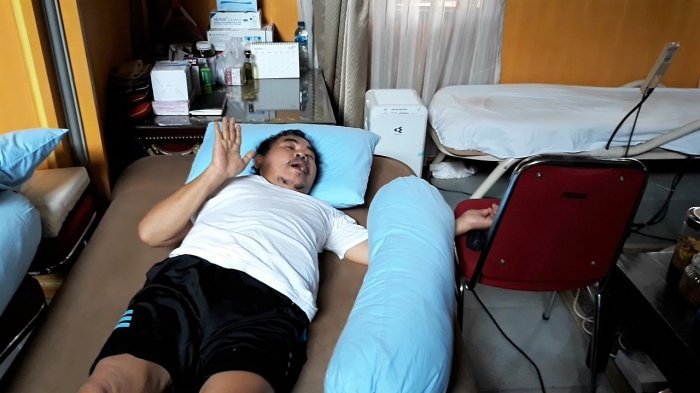Terserang Stroke, Mat Solar Lebih Banyak Berbaring dan Lakukan Terapi