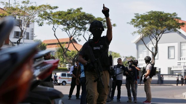 4 Polisi dan 6 Warga Jadi Korban Luka Bom di Polrestabes Surabaya