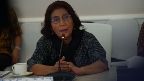 Mengapa Susi Tidak Tepuk Tangan Usai Sukmawati Baca Puisi?