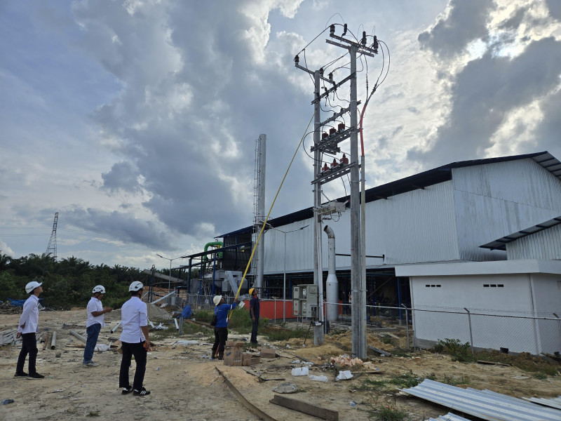 Industri Pengolahan Kelapa Sawit Terus Meningkat, PLN Pasok Listrik Pabrik PT Awal Bros Multiland dengan Kapasitas 555 kVA