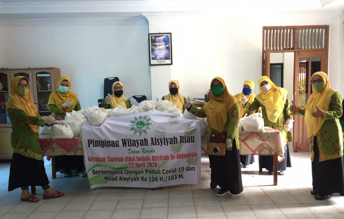 Peduli Covid-19, PW Aisyiyah Riau Bagikan Sembako dan Masker Kain ke Masyarakat