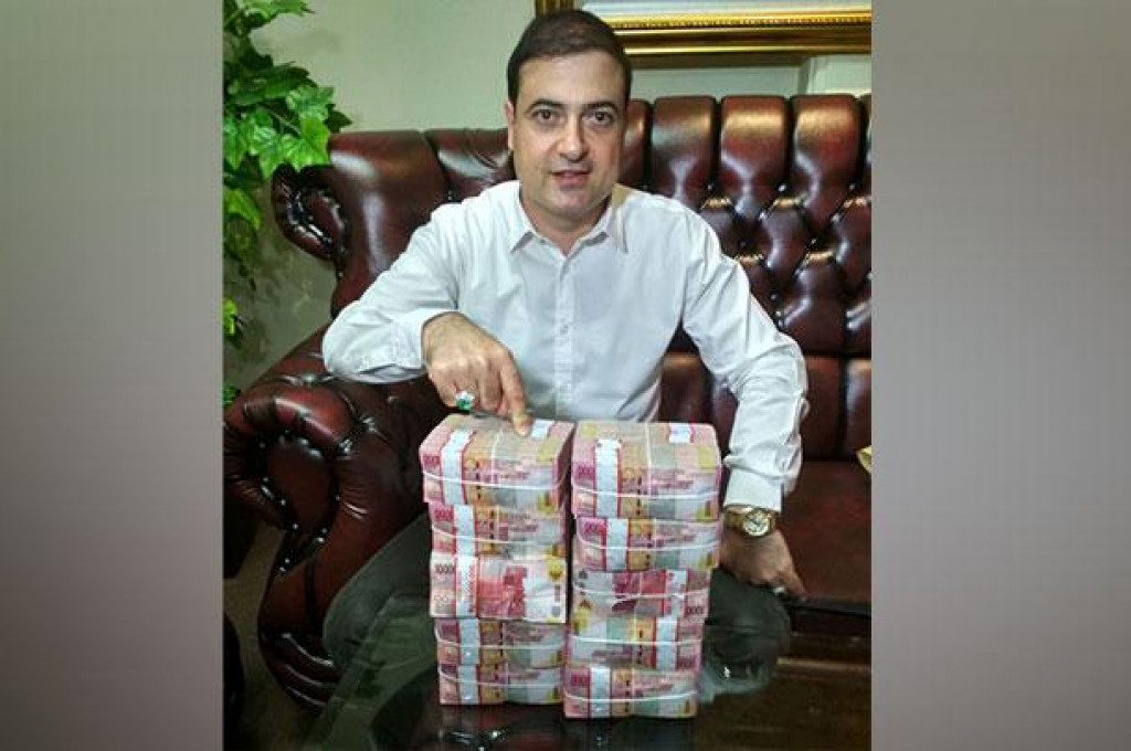Buru Teroris, Sam Aliano Ingin Jadi Donald Trump Indonesia