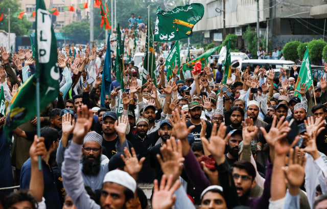 Ribuan Orang di Pakistan Demo Charlie Hebdo Terbitkan Lagi Kartun Nabi Muhammad