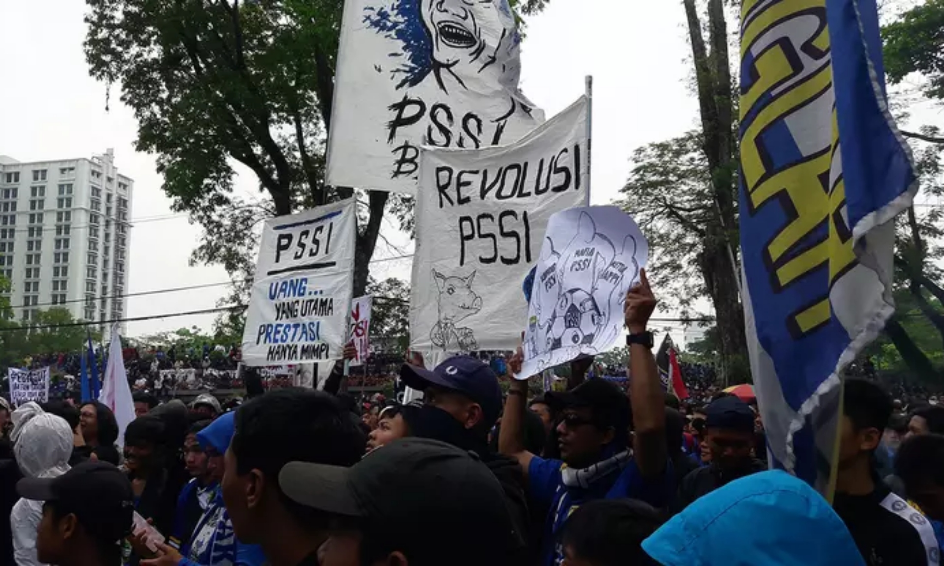 Kecewa dengan Komdis PSSI, Ribuan Bobotoh Turun ke Jalan