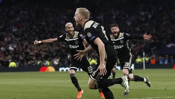 Ajax Kalahkan Tottenham 1-0