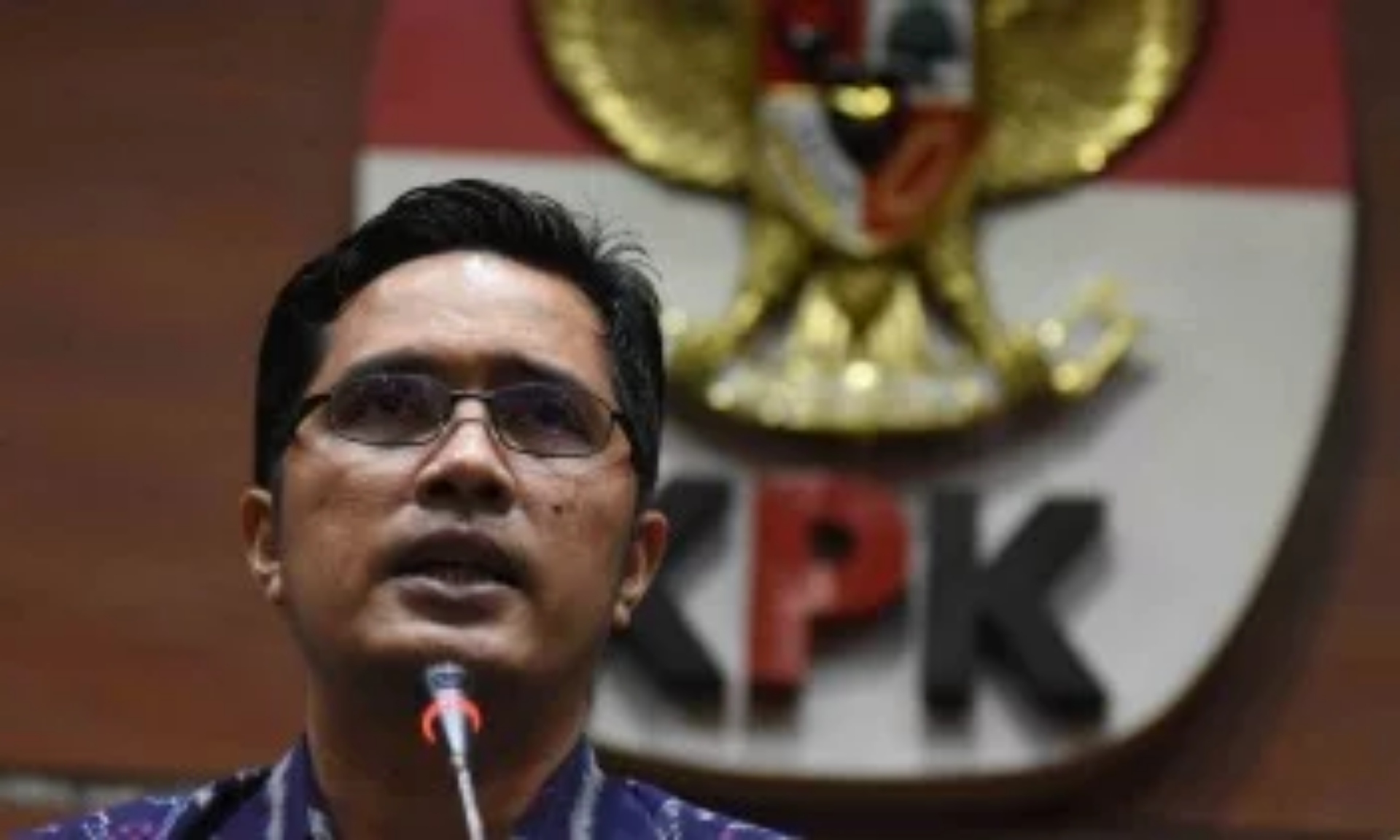 KPK Tahan Dirut PT Mawatindo dan Kadis PU Bengkalis