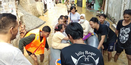 Banjir Luapan Kali Ciliwung, 2.942 Jiwa Mengungsi