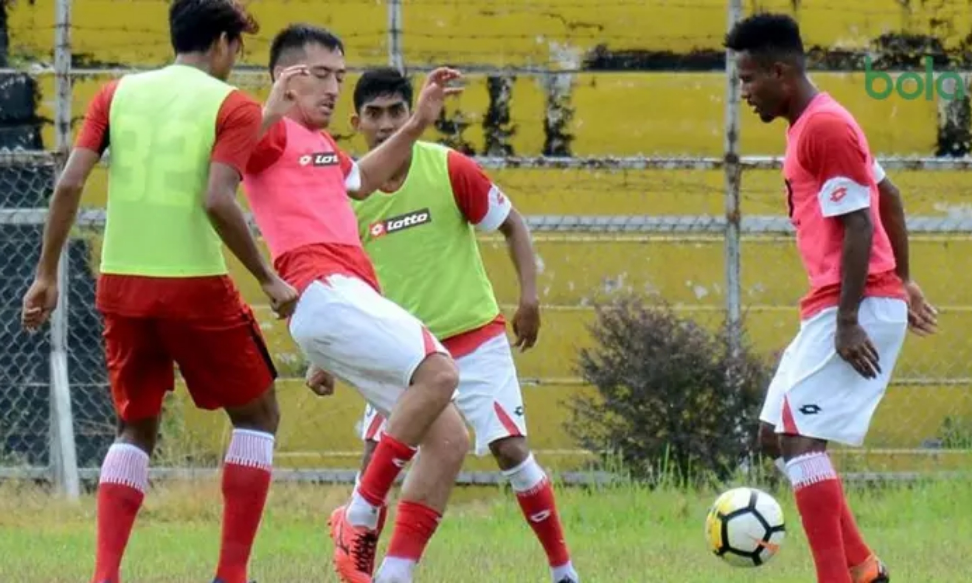 Semen Padang Menunggu Kesepakatan dengan Striker Italia