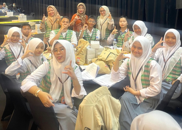 SMAN 1 Tembilahan Hulu Wakili Riau di LCC Empat Pilar MPR RI 2025, Kepsek: Target Masuk 3 Besar Nasional