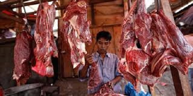 pedagang dan pengusaha ternak menjamin ketersedian daging

